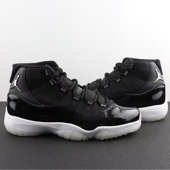 Jordan 11 RetroJubilee - Picture 1 of 8